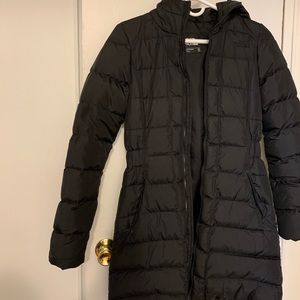 Women northface down coat xs.
